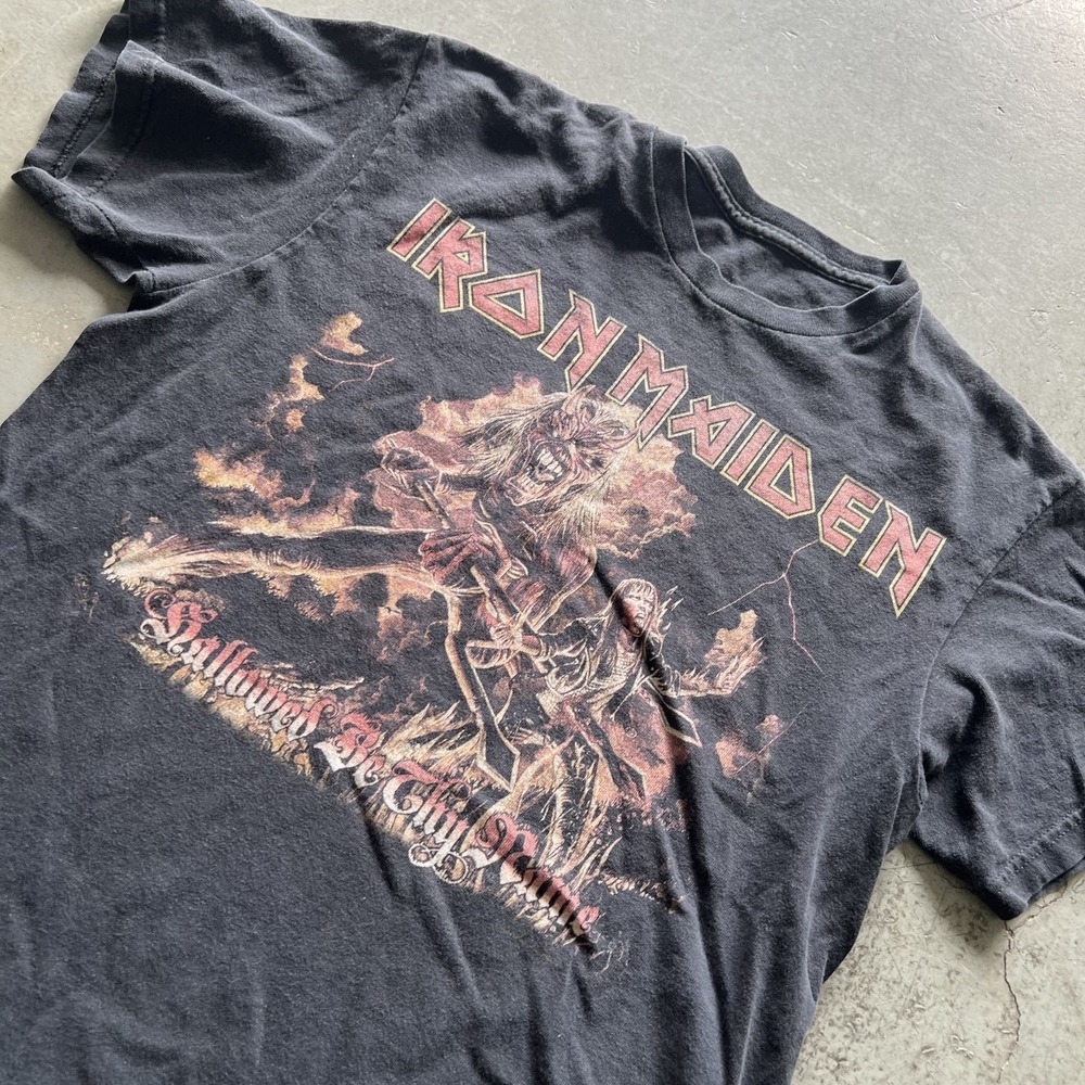 Iron Maiden Hallowed Be Thy Name T Shirt Men's M Black Metal Band Tour Rock SS
